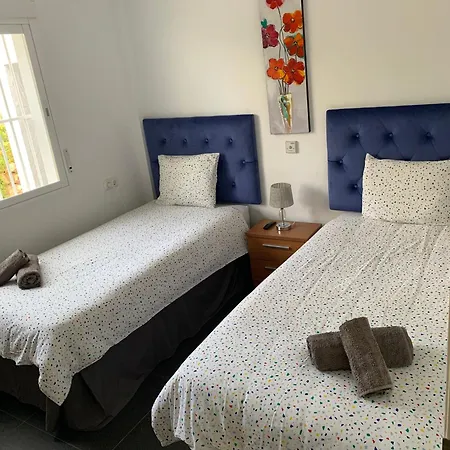 Beach Bungalow Дом отдыха Торрокс-Коста
