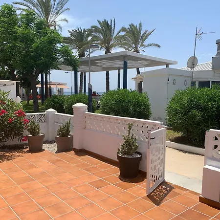 Дом отдыха Beach Bungalow *